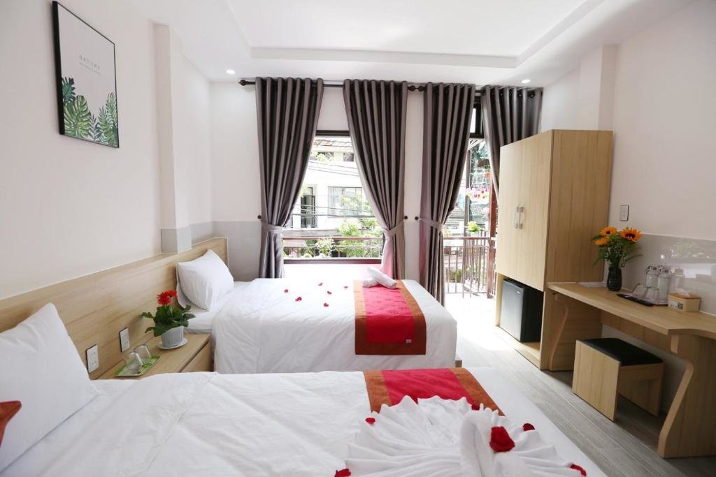 Standard Triple room with view Song Thiện Homestay
