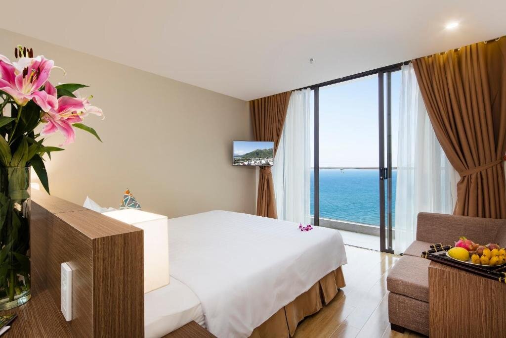 Standard Double room with balcony and with sea view King Town Grand Hotel & Wedding Center