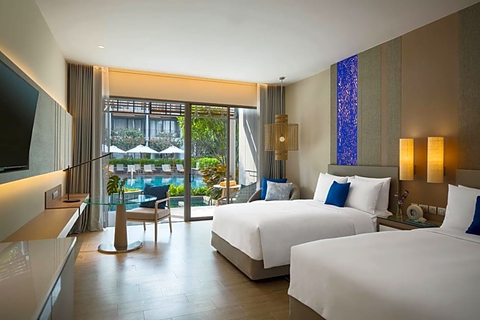 Standard room with pool view Renaissance Pattaya Resort & Spa