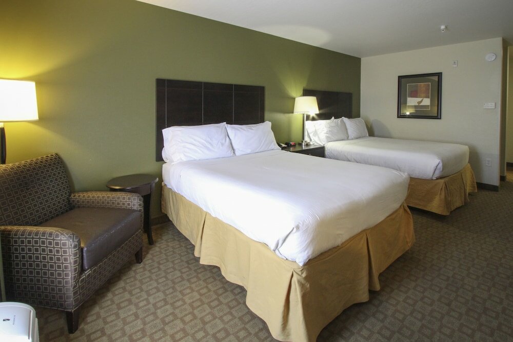 Standard Quadruple room GreenTree Inn and Suites Florence, AZ