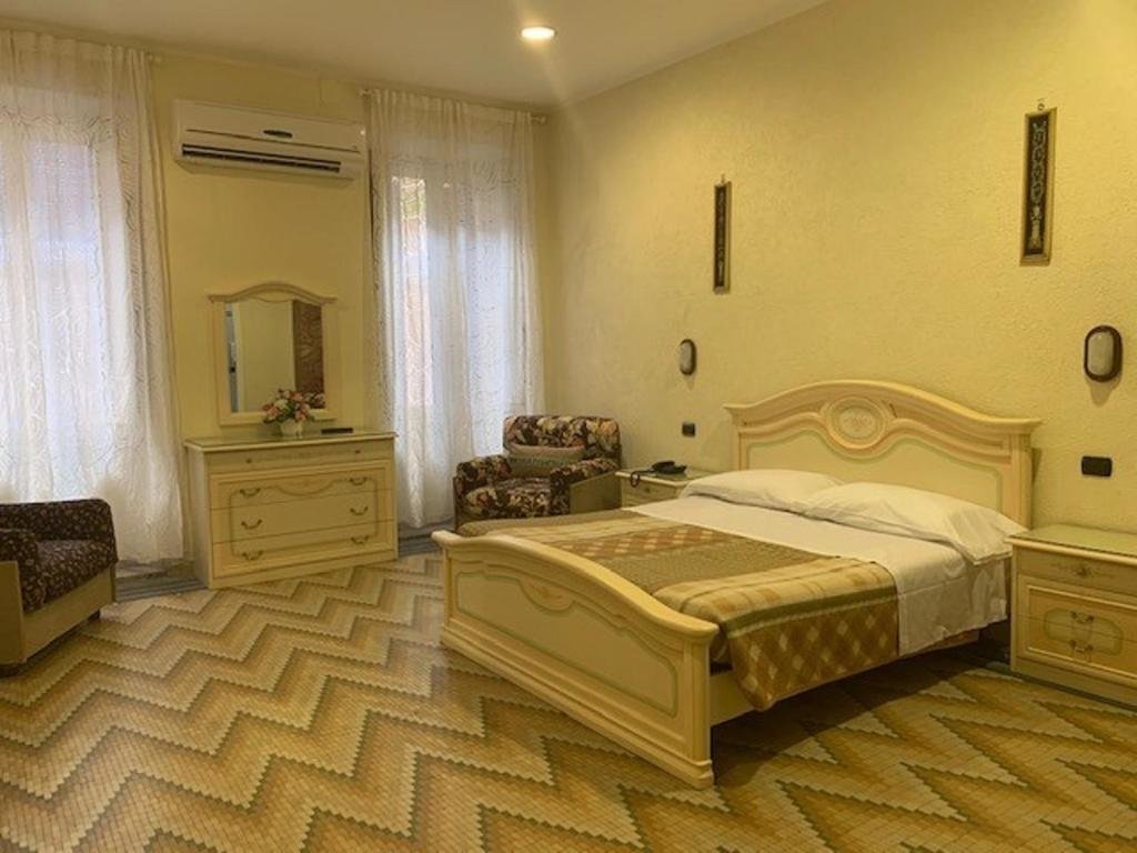 Двухместный номер Standard Hotel Croce Di Malta