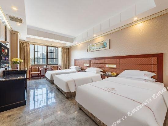 Трёхместный номер Standard Zhuhai Jinmao Hotel