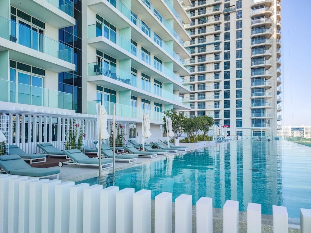 Apartment Deluxe 3BR Apt w Dubai Marina Vws Beach Access