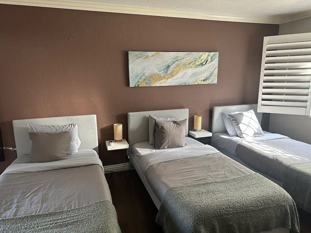 Suite Economy Cabana Inn & Suites
