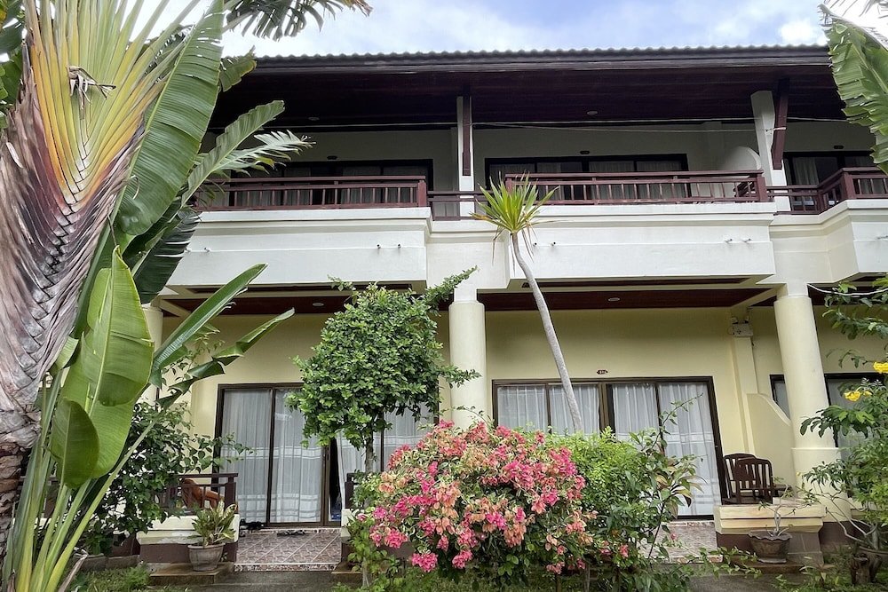 Deluxe room with balcony and with garden view Sea Breeze Bungalow