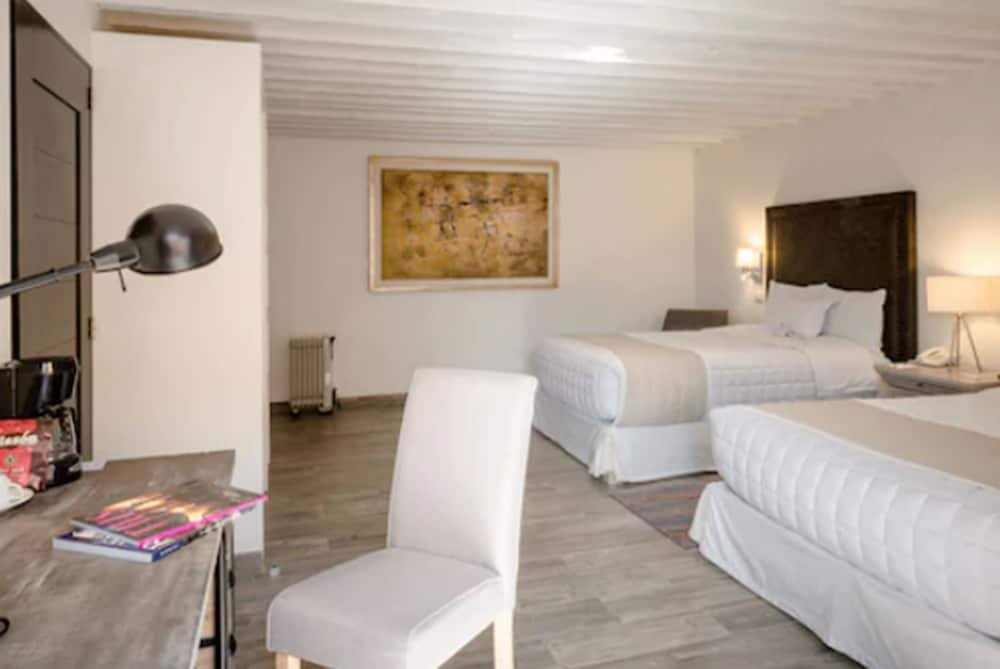 Standard room with balcony Hotel La Morada