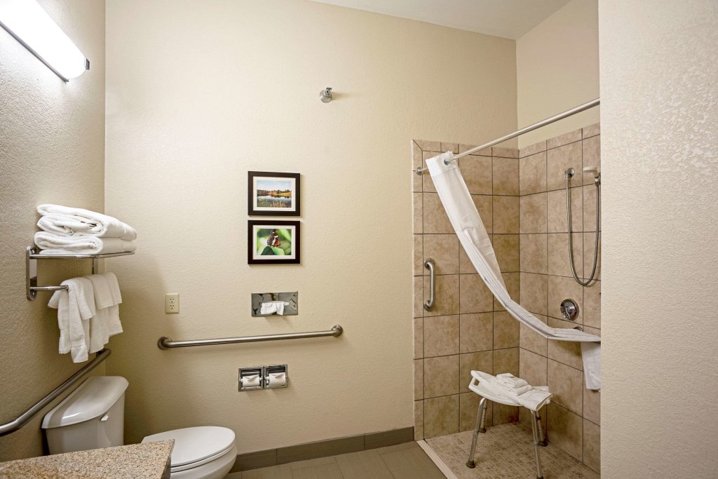 Standard Quadruple room Comfort Inn & Suites Independence
