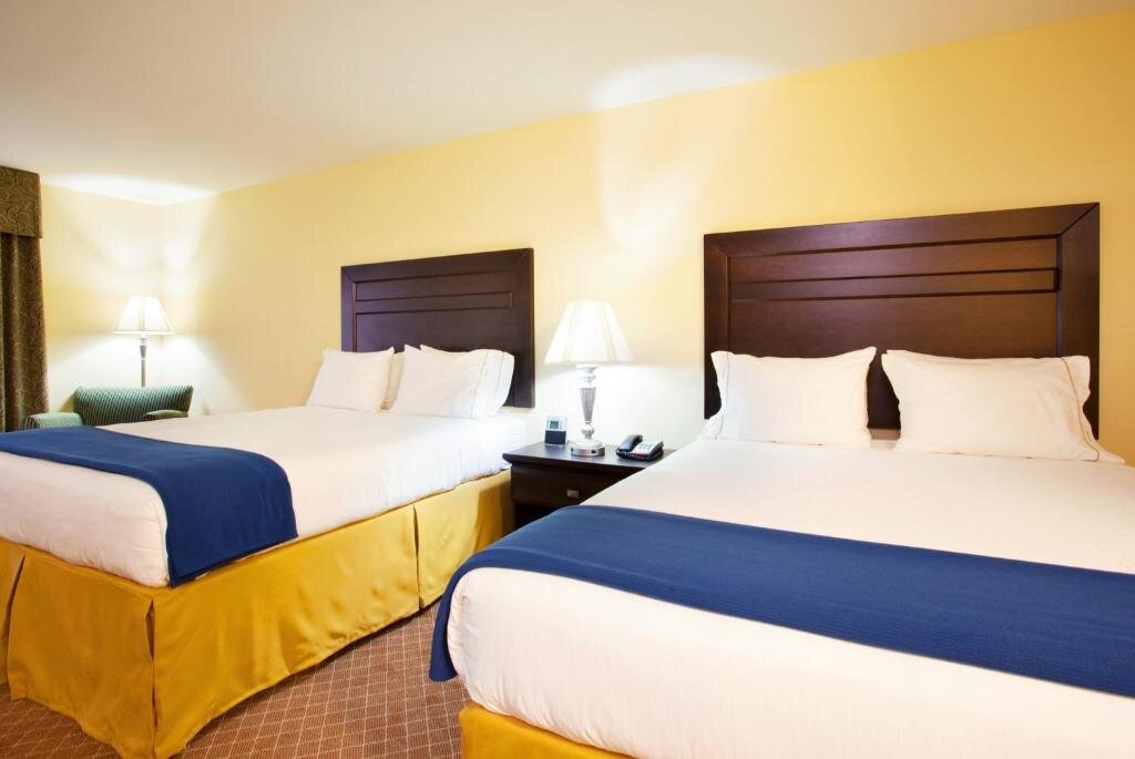 Двухместный номер Standard Holiday Inn Express Hotel & Suites Chicago South Lansing, an IHG Hotel