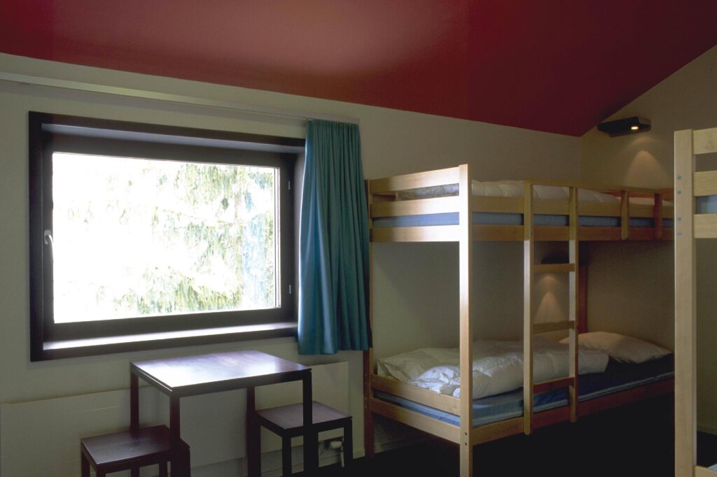 Четырёхместный номер Standard Zermatt Youth Hostel