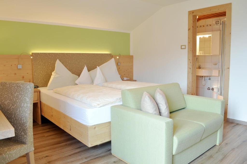 Komfort Doppel Zimmer mit Bergblick Hotel Karin