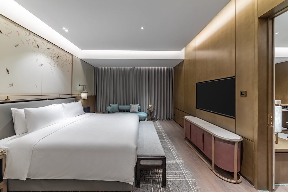 Suite 1 Schlafzimmer mit Stadtblick Hualuxe Xi an Chanba, an IHG Hotel
