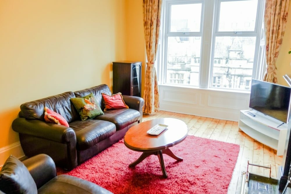 Apartment Newly Furnished Flat on Leith Walk, Sleeps 4