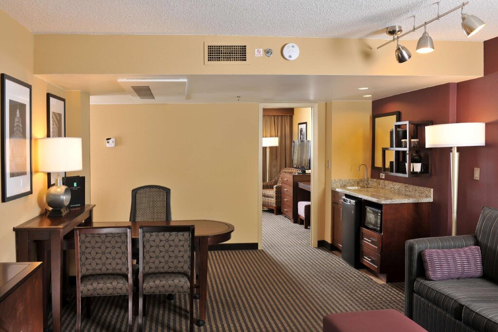 Двухместный номер Premium Embassy Suites Hotel Des Moines Downtown