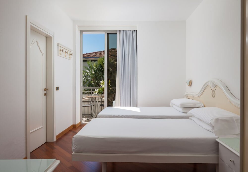 Économie double chambre avec balcon Hotel Continental
