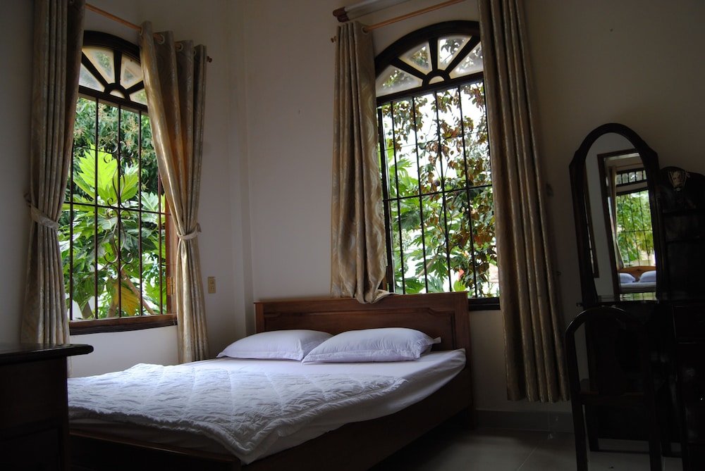 Коттедж с 2 комнатами с балконом Moon House Nha Trang