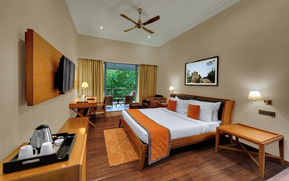 Habitación doble Estándar 1 dormitorio con vista al lago Ibiza The Fern Resort and Spa Kolkata