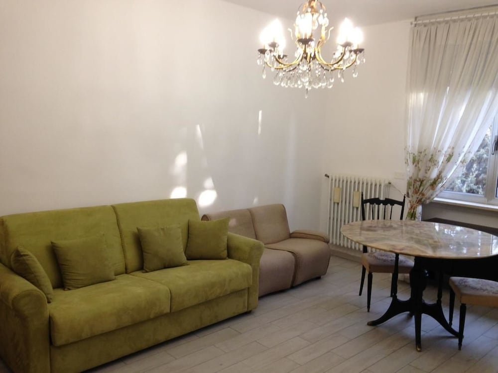 Economy room Apartment in southern Milan Melegnano