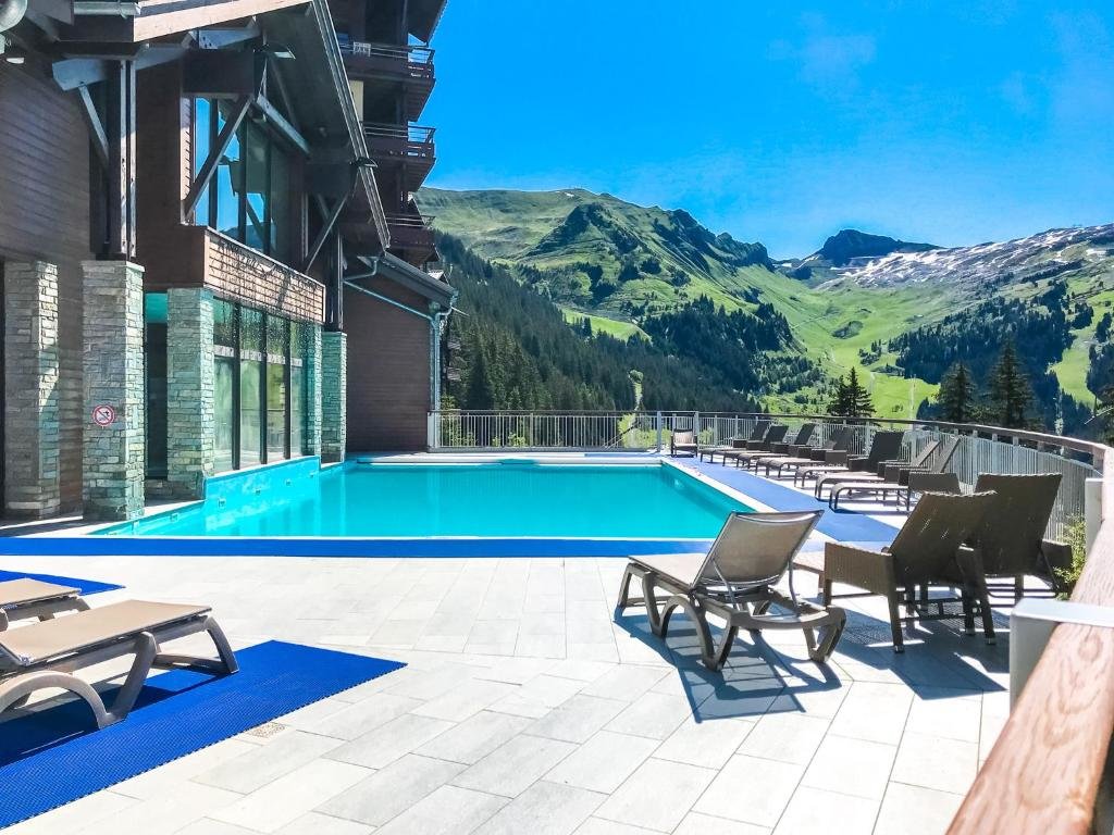 Apartment Private penthouse 2-bed Apartment, ski in and out in 5* Flaine Residence