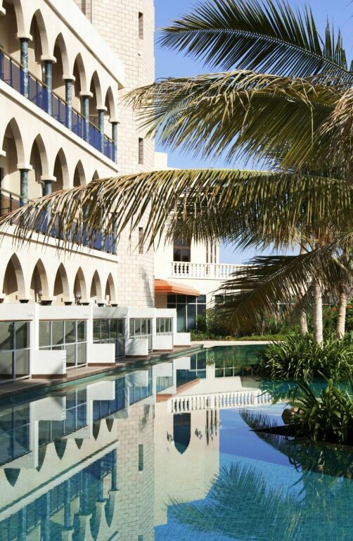 Двухместный номер Standard с балконом и с видом на залив Al Bustan Palace, a Ritz-Carlton Hotel