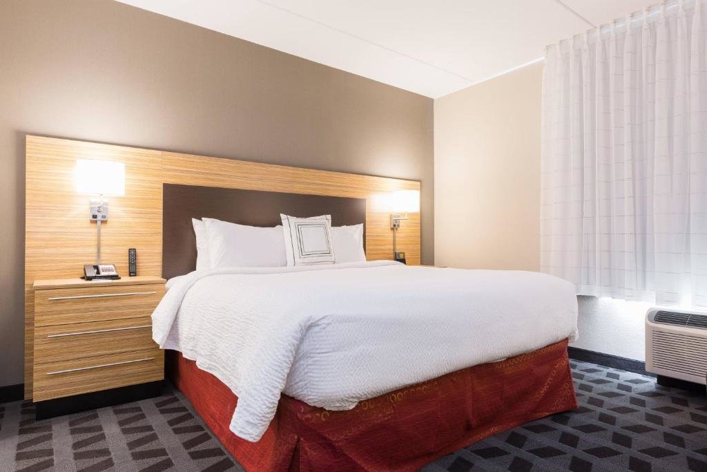 Suite TownePlace Suites by Marriott Edmonton South