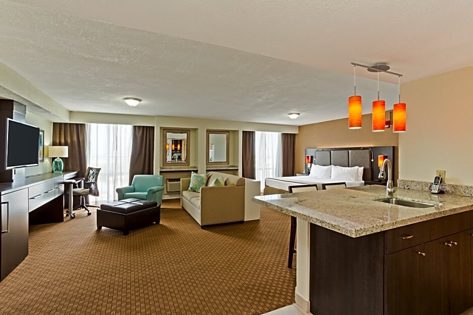 Двухместный люкс Holiday Inn Miami International Airport, an IHG Hotel