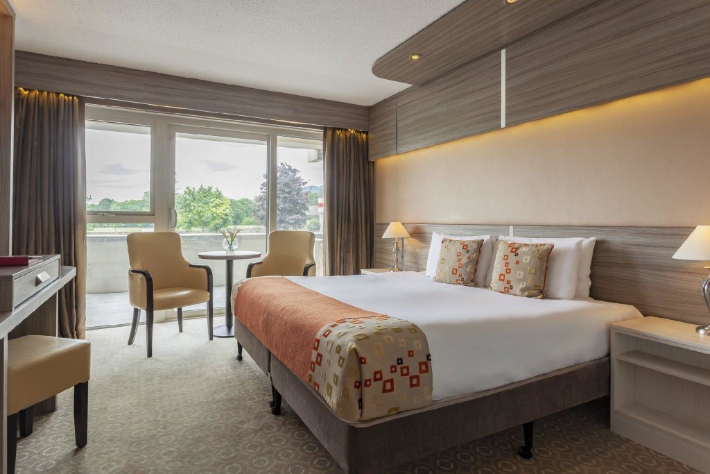 Standard Doppel Zimmer mit Balkon The Gleneagle Hotel & Apartments