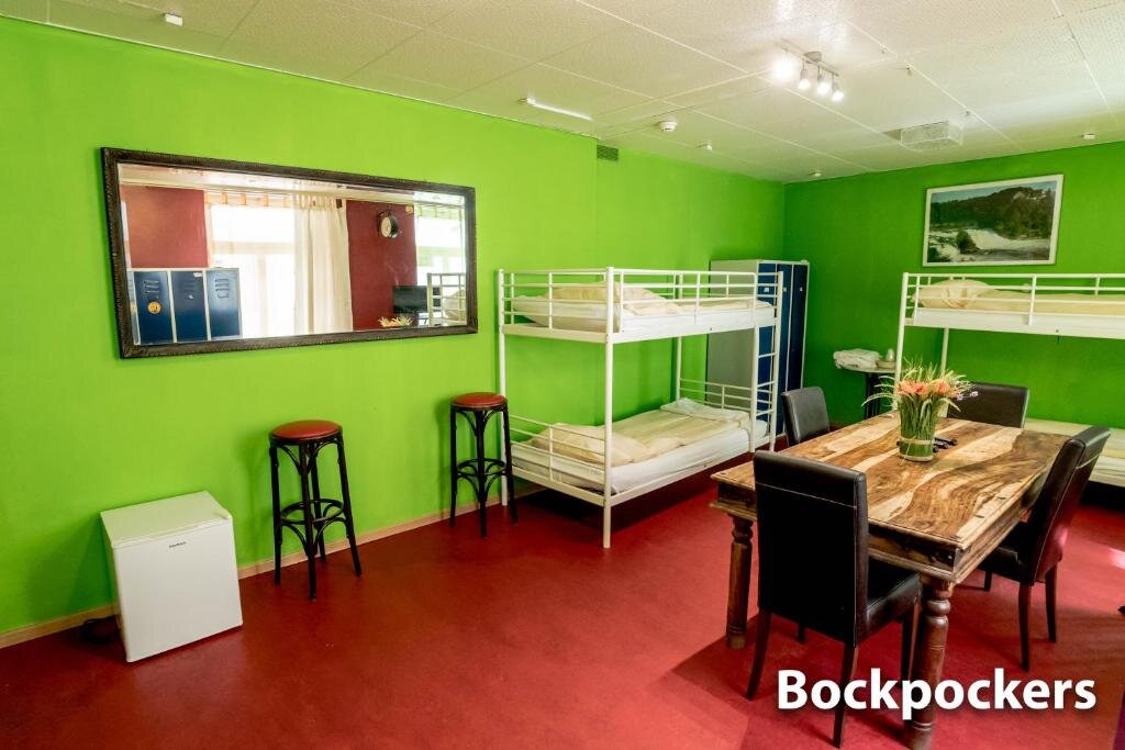 Кровать в общем номере Hotel & Backpackers Zak Schaffhausen