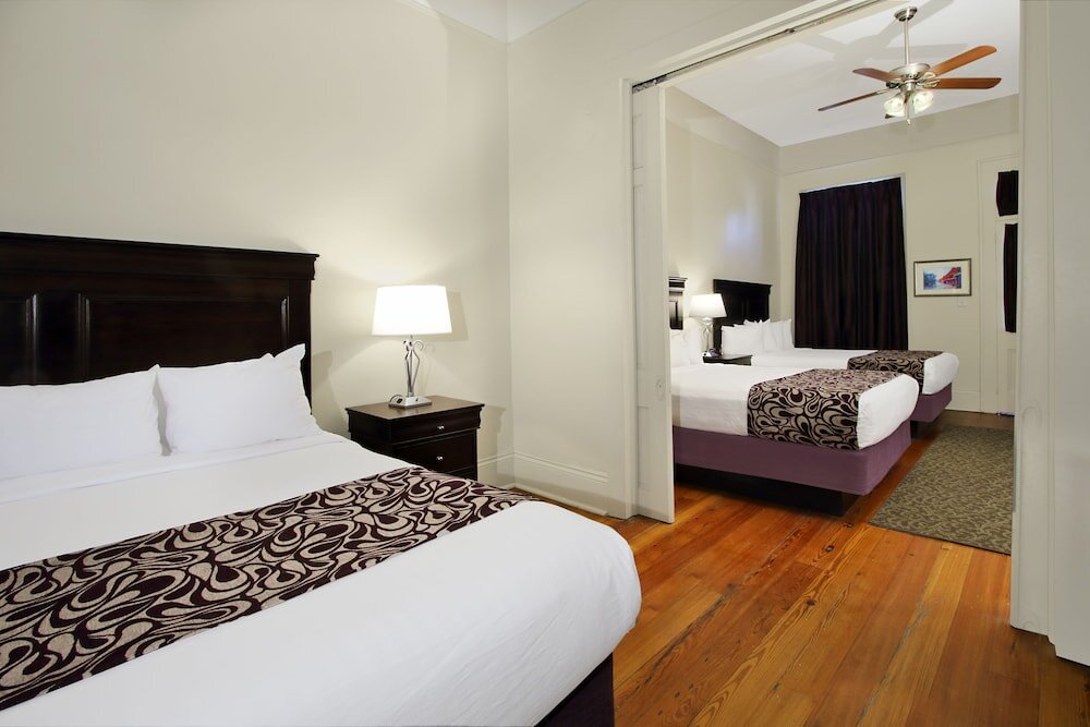 Люкс Grand Lamothe House Hotel a French Quarter Guest Houses Property