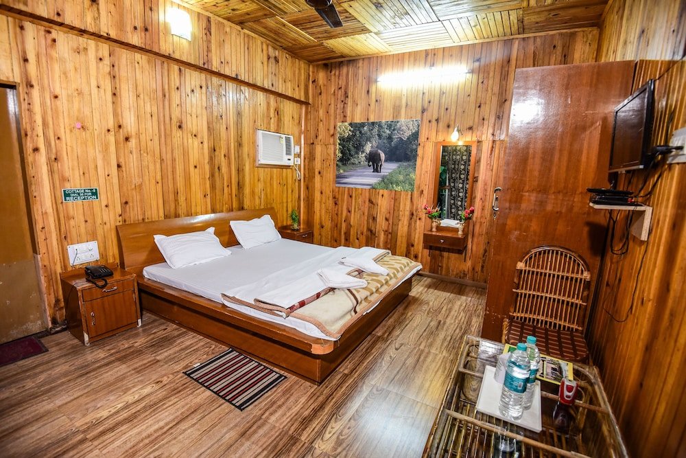 Classic room Aranya Jungle Resort