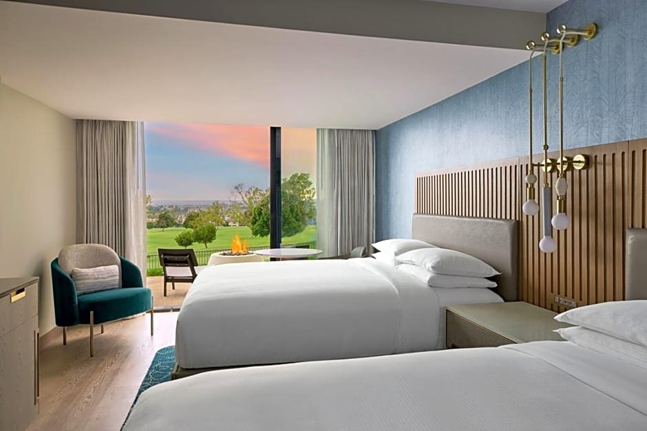 Habitación cuádruple Estándar sótano con vista al golf VEA Newport Beach, a Marriott Resort & Spa