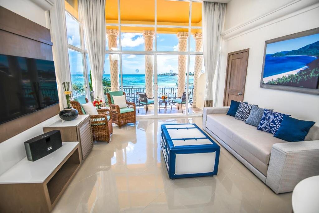 Master suite doppia Premium 1 camera da letto vista oceano Wyndham Alltra Playa del Carmen Adults Only