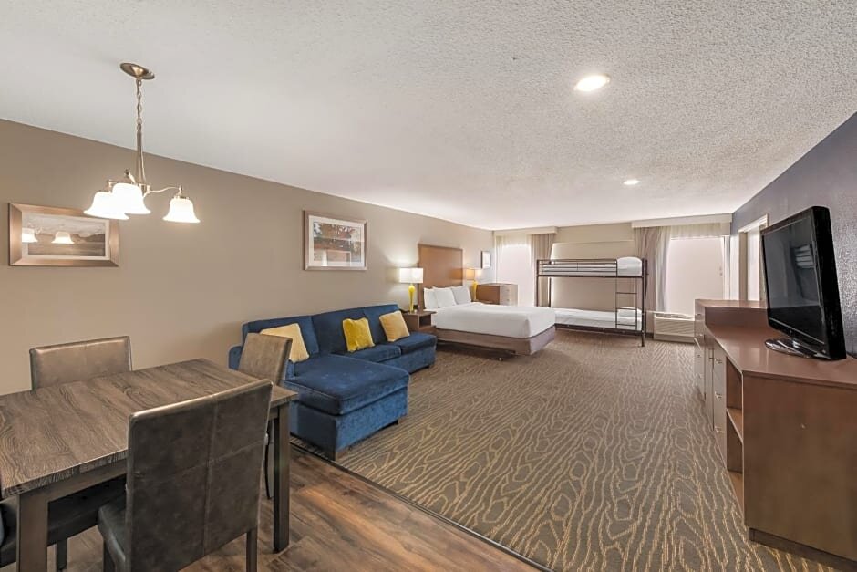 Двухместный семейный номер Standard Comfort Inn & Suites Tipp City - I-75