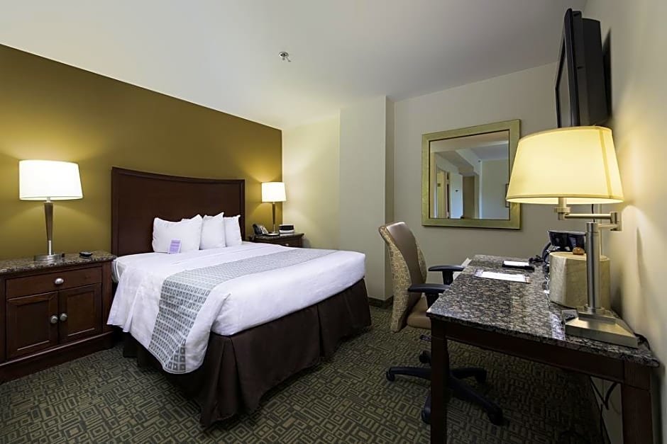 Standard suite junior Kellogg Conference Hotel at Gallaudet University