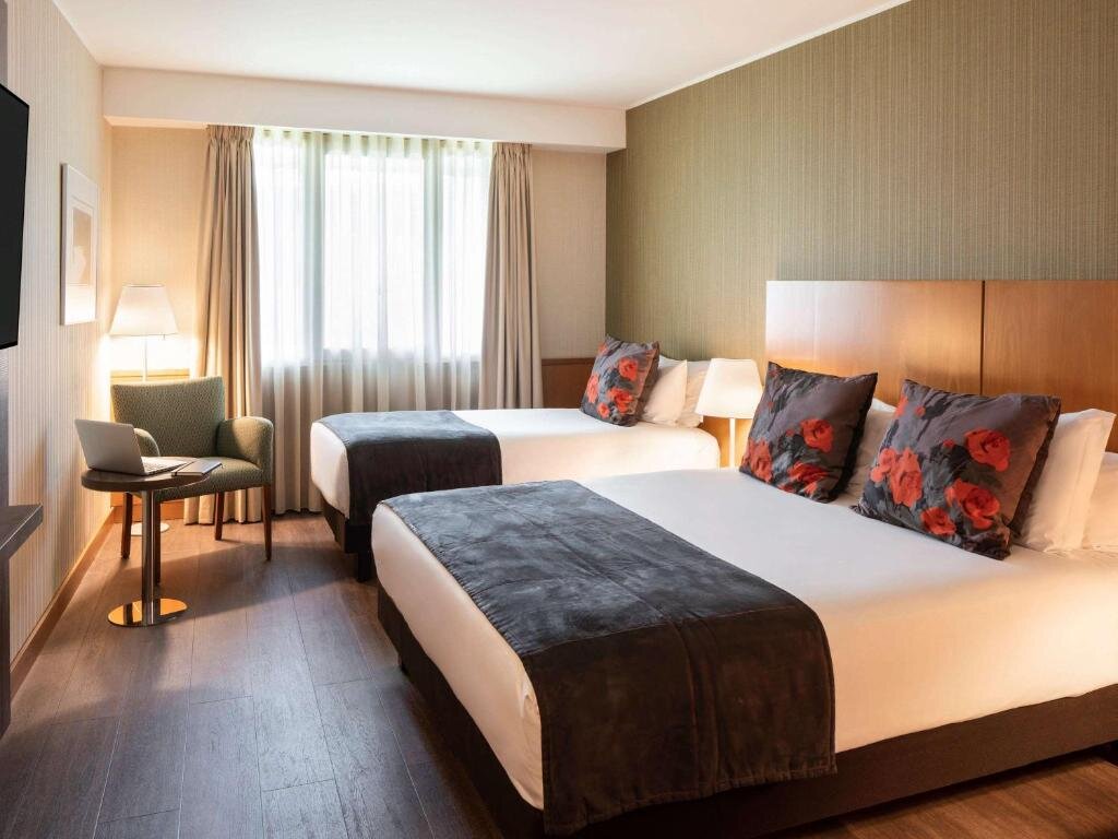 Трёхместный номер Standard Mercure Porto Gaia Hotel