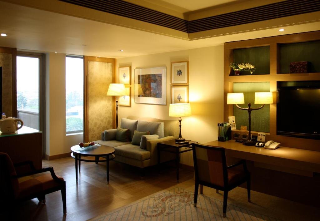 Двухместный номер Standard с балконом и с видом на бассейн ITC Gardenia, a Luxury Collection Hotel, Bengaluru
