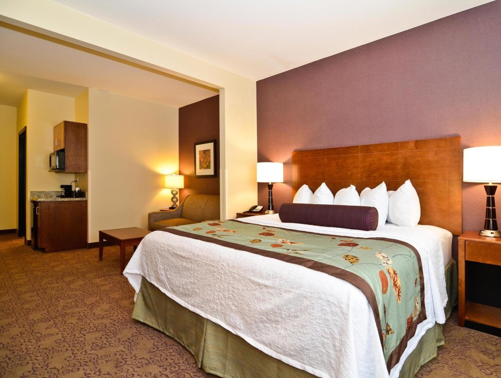 1 Bedroom Double Suite Best Western Plus Carousel Inn & Suites Burlington