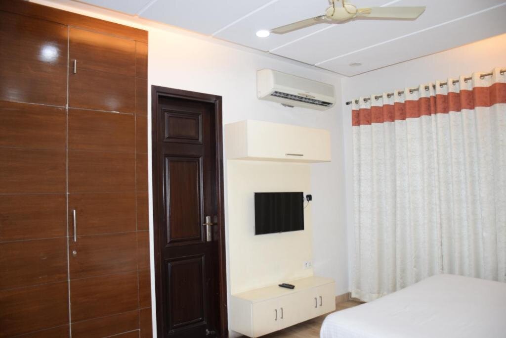 Suite junior When In Gurgaon - Service Apartments near Medanta Medicity