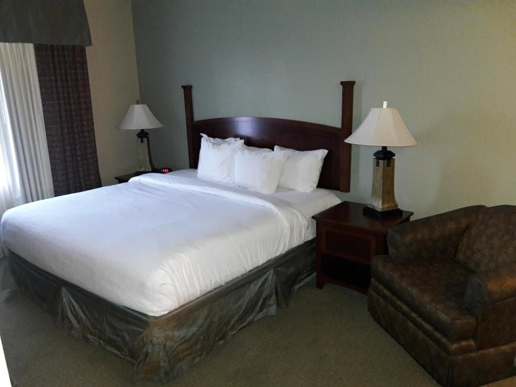 Двухместный люкс c 1 комнатой WeStay Suites - Covington Mandeville