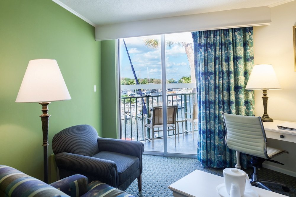 Двухместный номер Premium с балконом и с видом на гавань Holiday Inn Key Largo, an IHG Hotel
