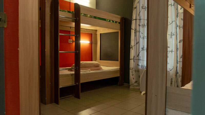 Кровать в общем номере (мужской номер) Camin Hostel
