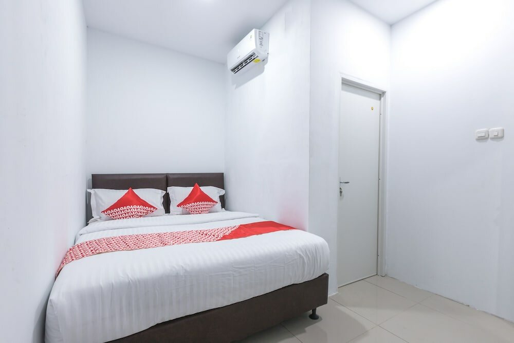 Standard Double room OYO 907 Wisma Cakung