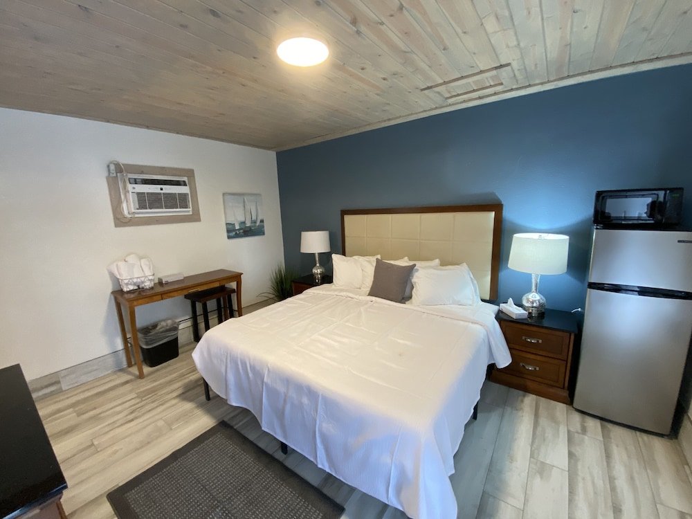Standard Double room Gulf Coast Inn