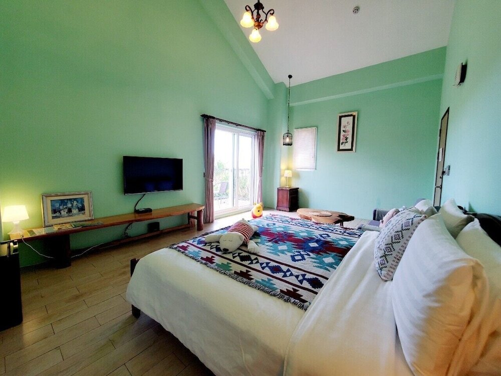 Confort double chambre avec balcon et Vue montagne 日安寶貝親子包棟民宿