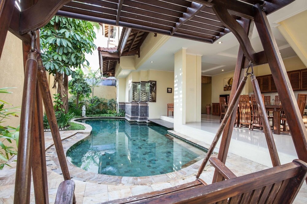 3 Bedrooms Villa with balcony Putri Bali Villa