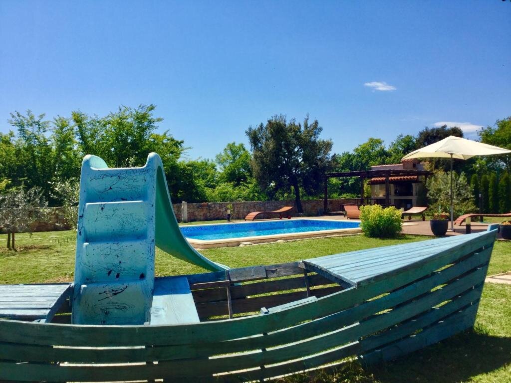 Вилла Villa NaNa - modern Villa with a pool surrounded by nature, Istria-Pula