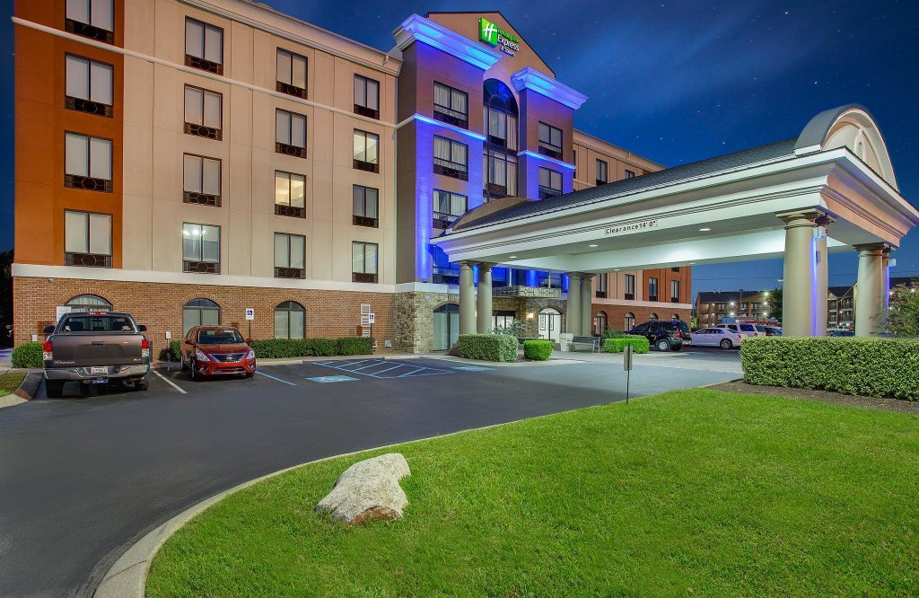 Одноместный люкс Holiday Inn Express & Suites Lebanon-Nashville Area, an IHG Hotel