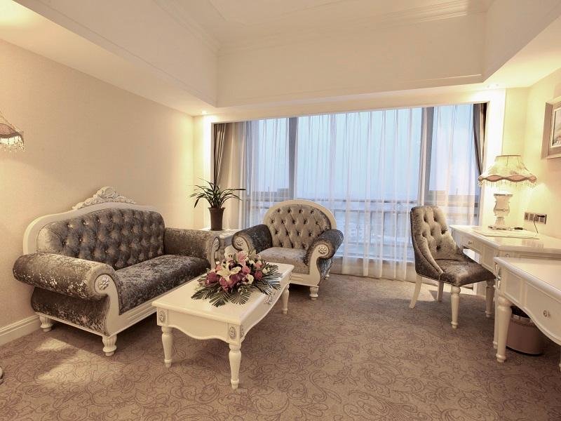 Deluxe Suite Vienna Hotel
