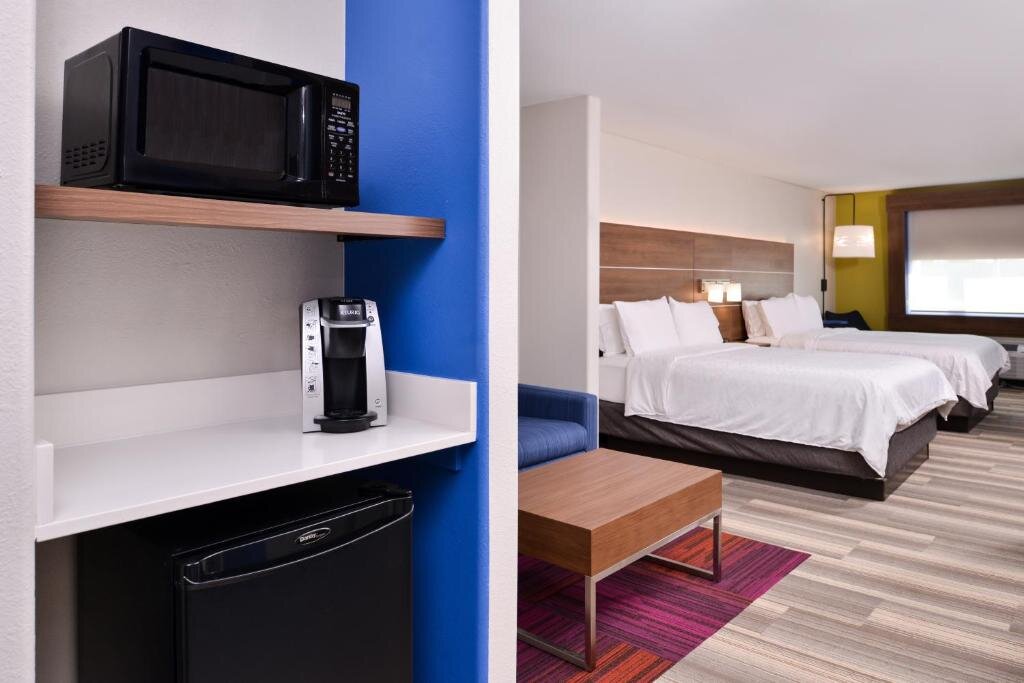 Двухместный номер Standard Holiday Inn Express Hotel & Suites Elgin, an IHG Hotel