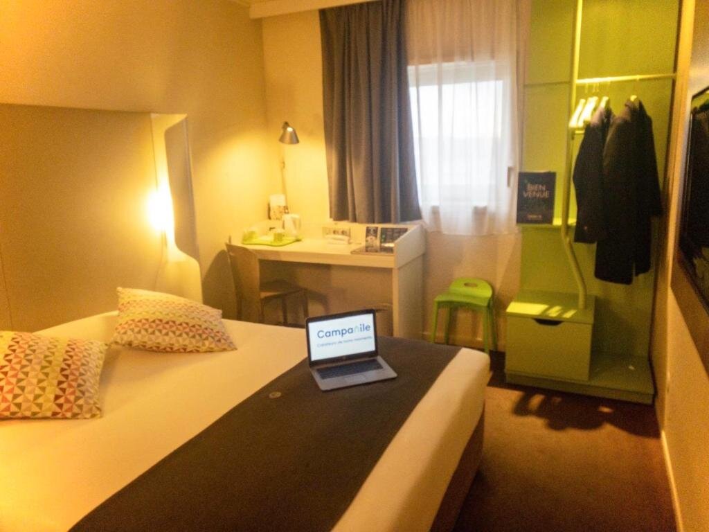 Superior Double room Hotel Campanile Roissy