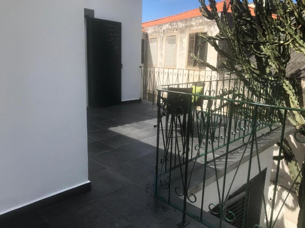 Трёхместный номер Standard с балконом и с видом на сад Vitorina Corte Guesthouse